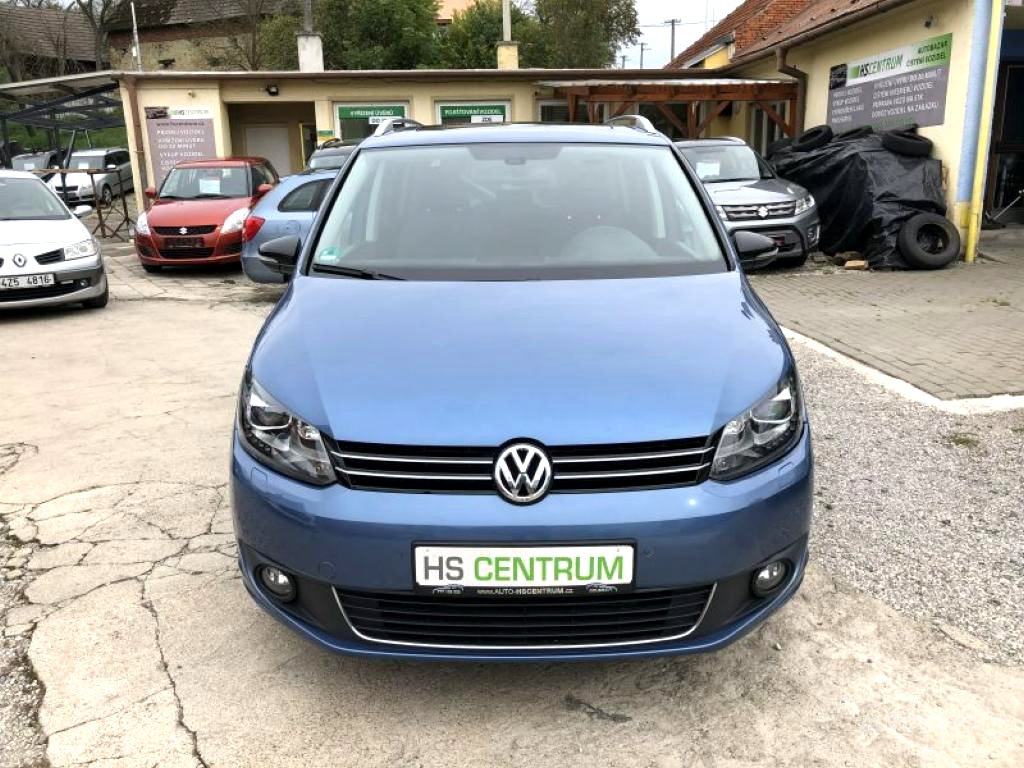 Volkswagen Touran, 2012 - celkový pohled