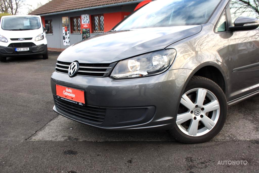 Volkswagen Touran, 2011 - celkový pohled