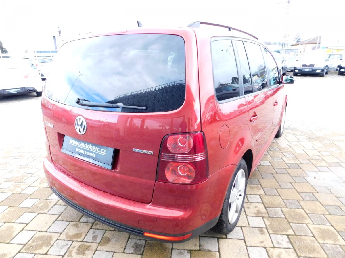 Volkswagen Touran, 2008 - pohled č. 3