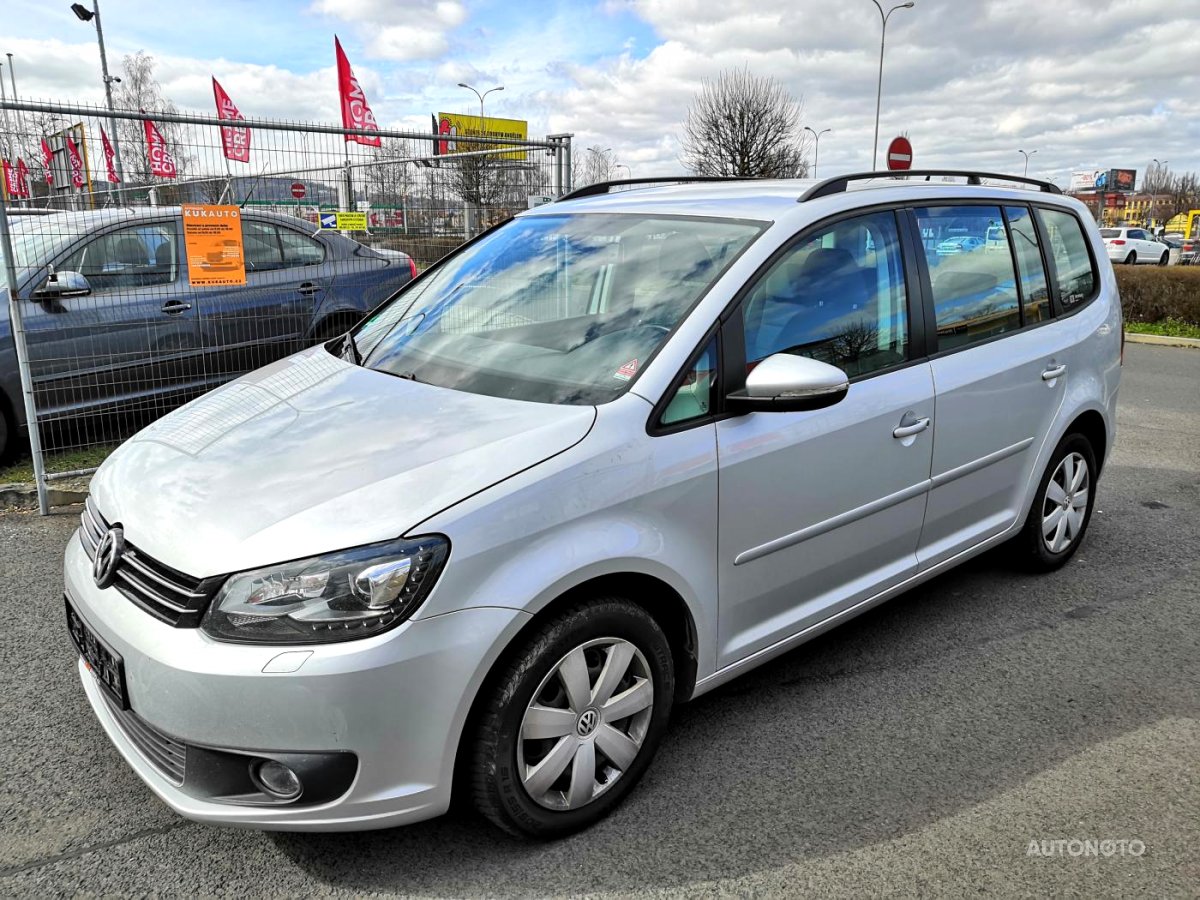 Volkswagen Touran, 2011 - celkový pohled