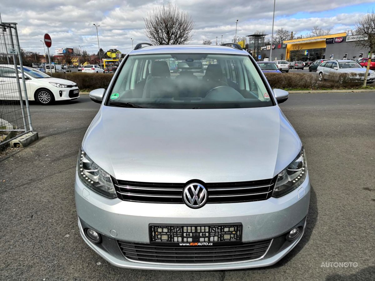 Volkswagen Touran, 2011 - pohled č. 2