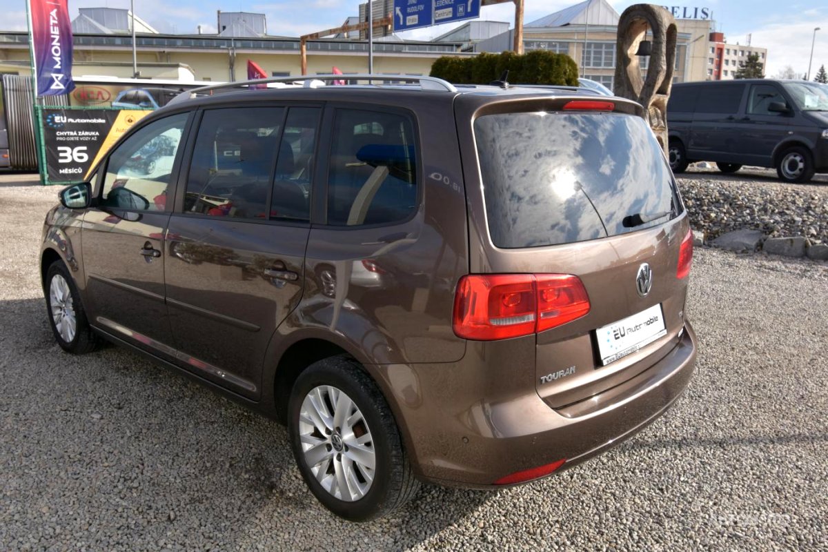 Volkswagen Touran, 2013 - pohled č. 3