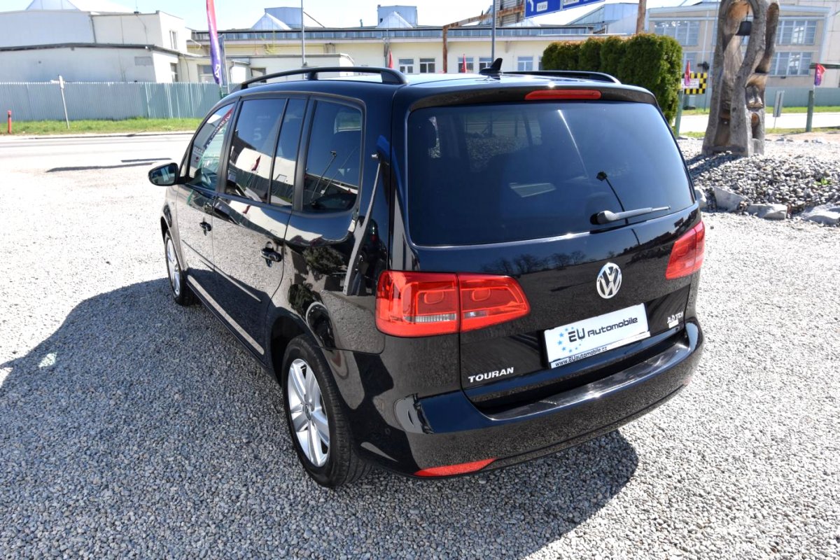 Volkswagen Touran, 2013 - pohled č. 3