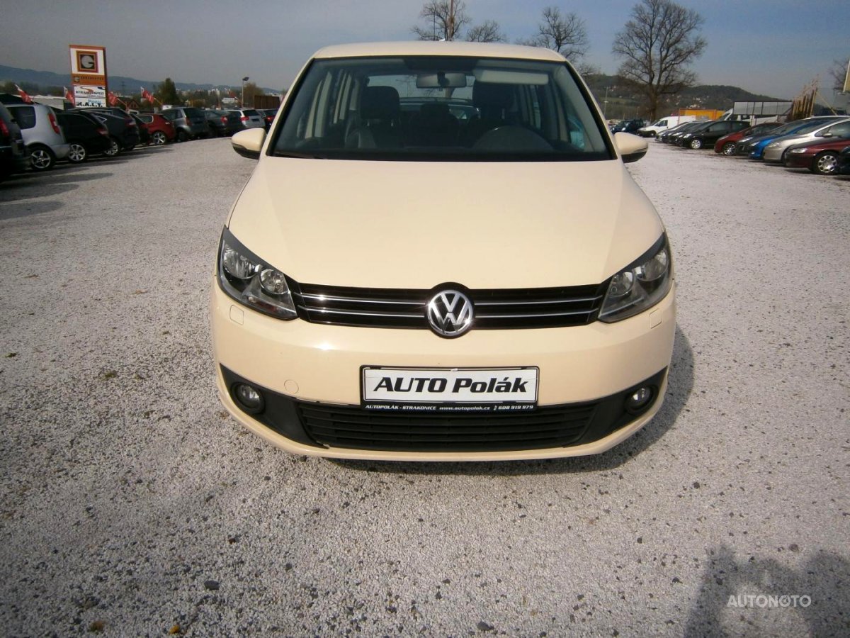 Volkswagen Touran, 2013 - celkový pohled