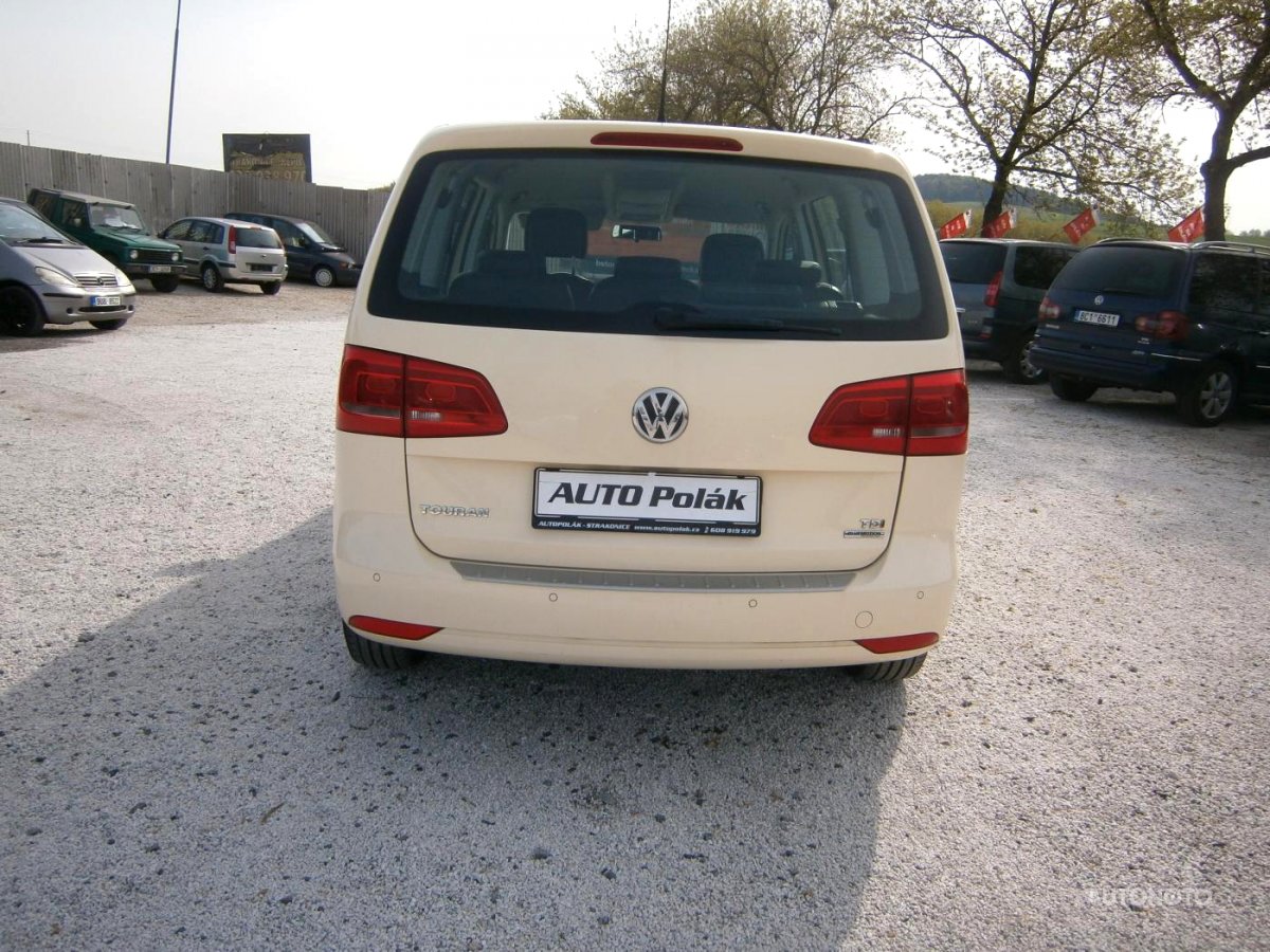 Volkswagen Touran, 2013 - pohled č. 2