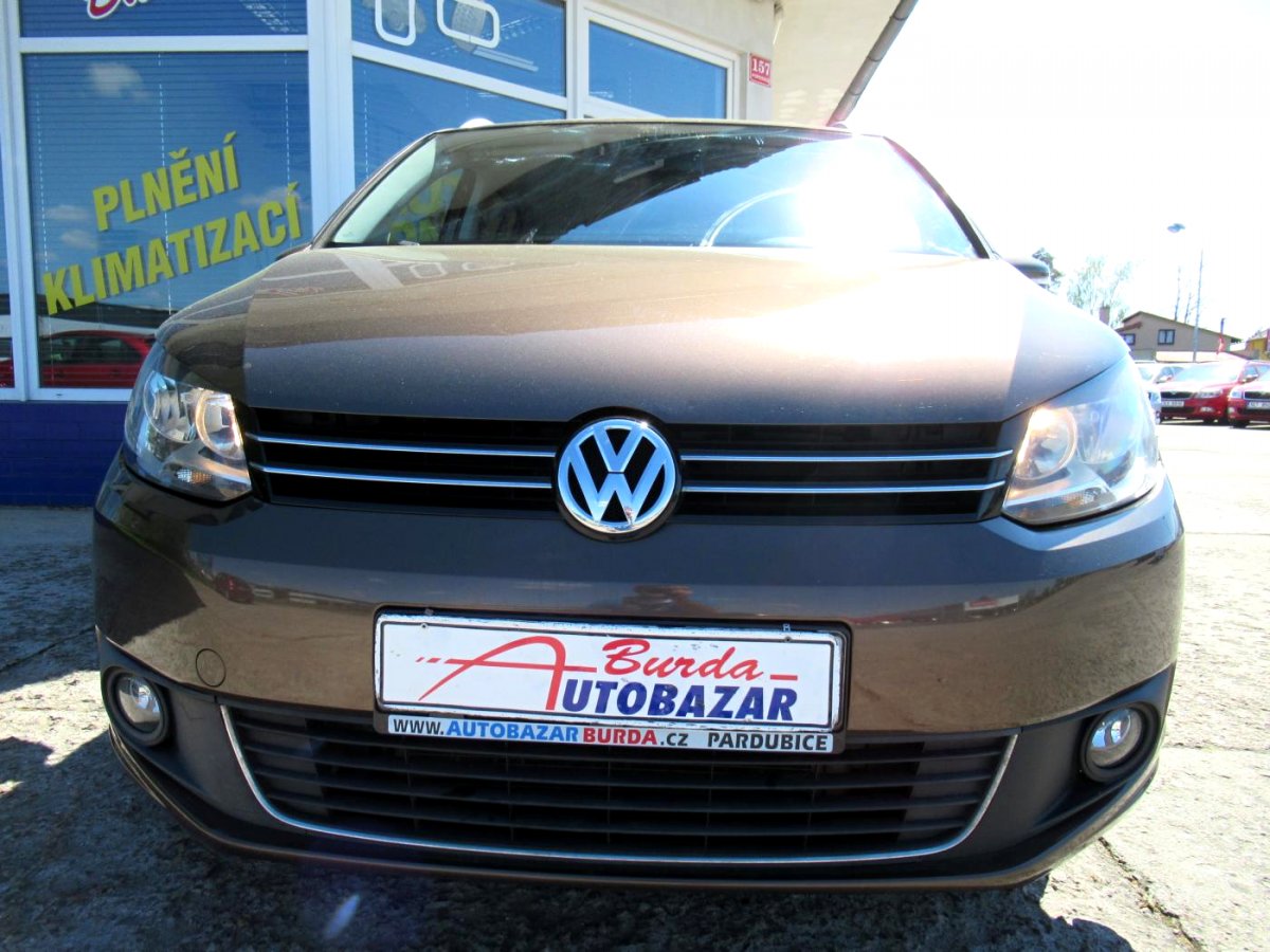 Volkswagen Touran, 2011 - pohled č. 3
