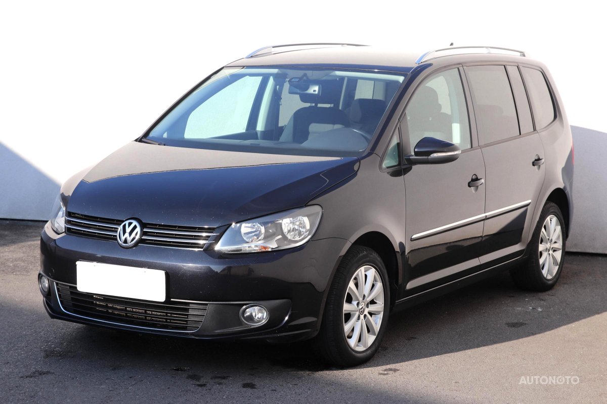 Volkswagen Touran, 2012 - pohled č. 3