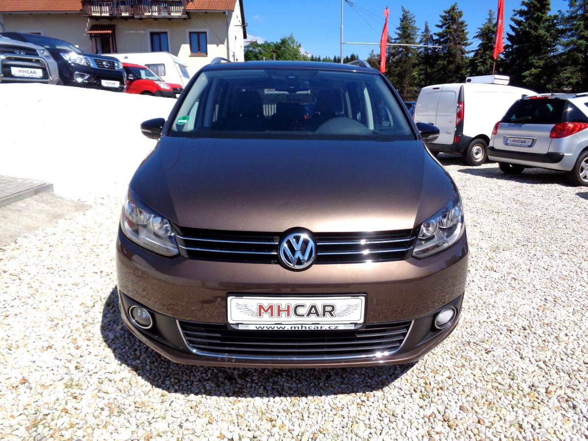 Volkswagen Touran, 2012 - pohled č. 2