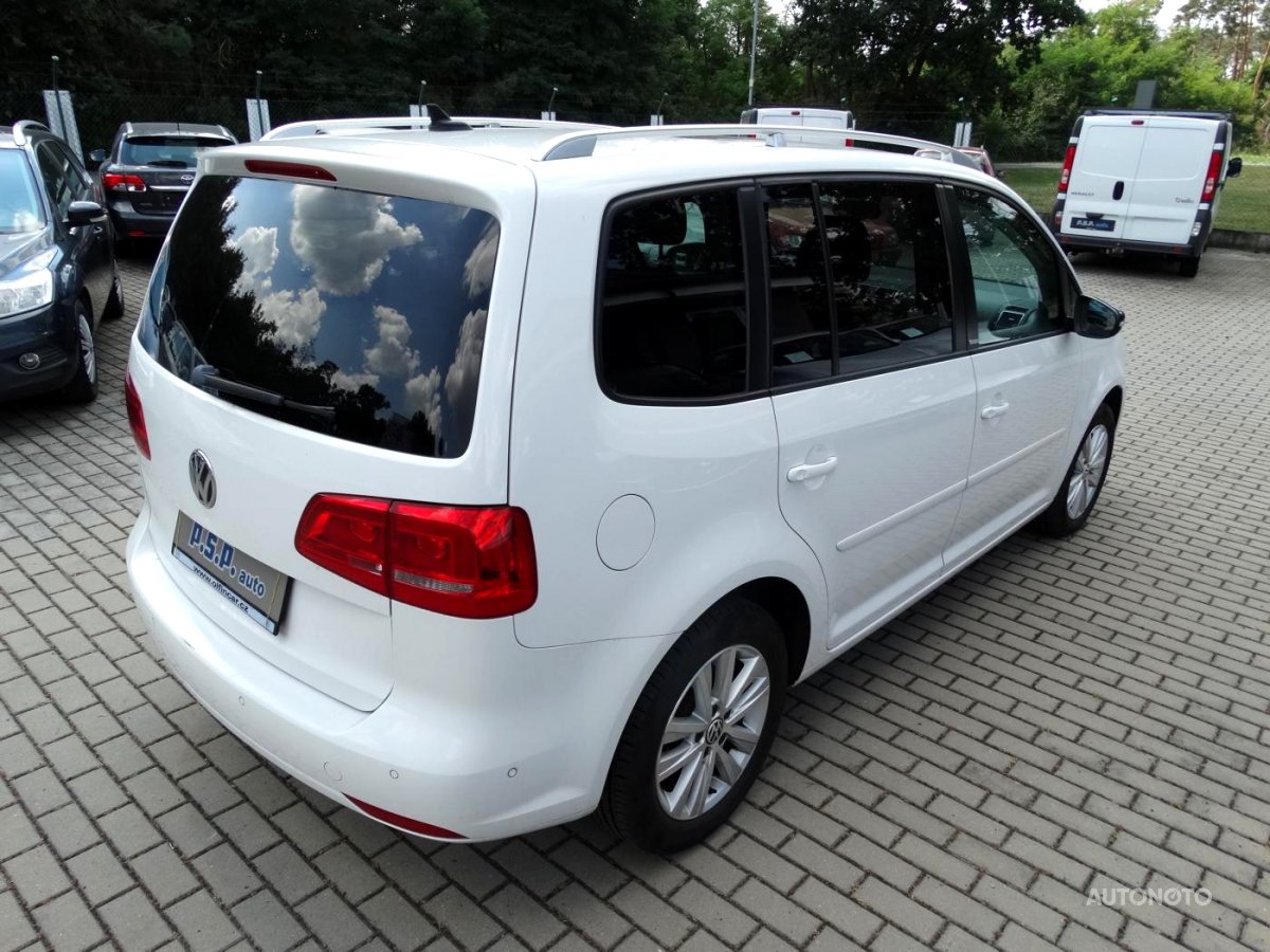 Volkswagen Touran, 2011 - pohled č. 2