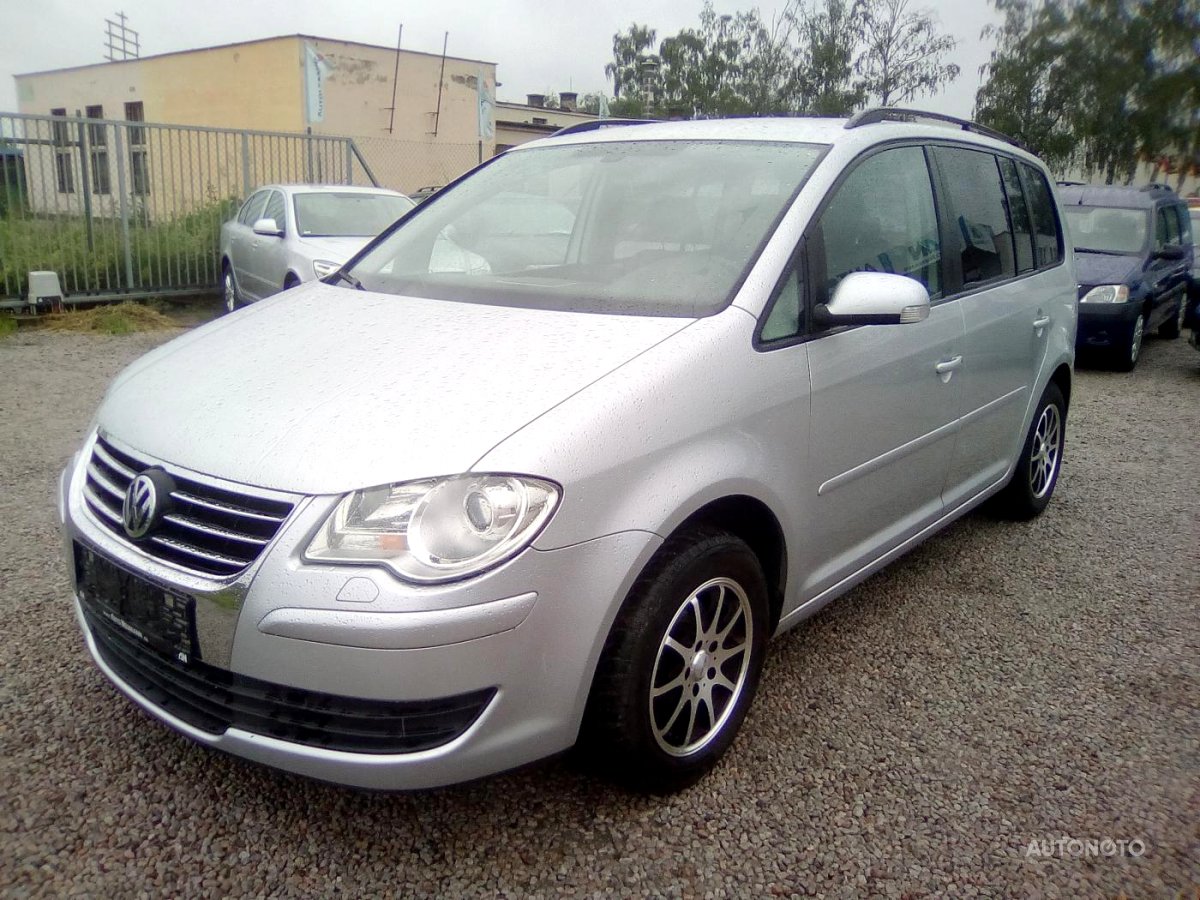 Volkswagen Touran, 2009 - celkový pohled