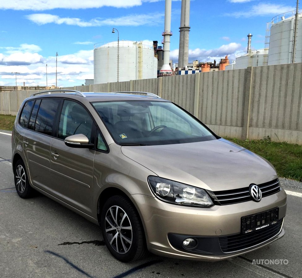 Volkswagen Touran, 2012 - celkový pohled