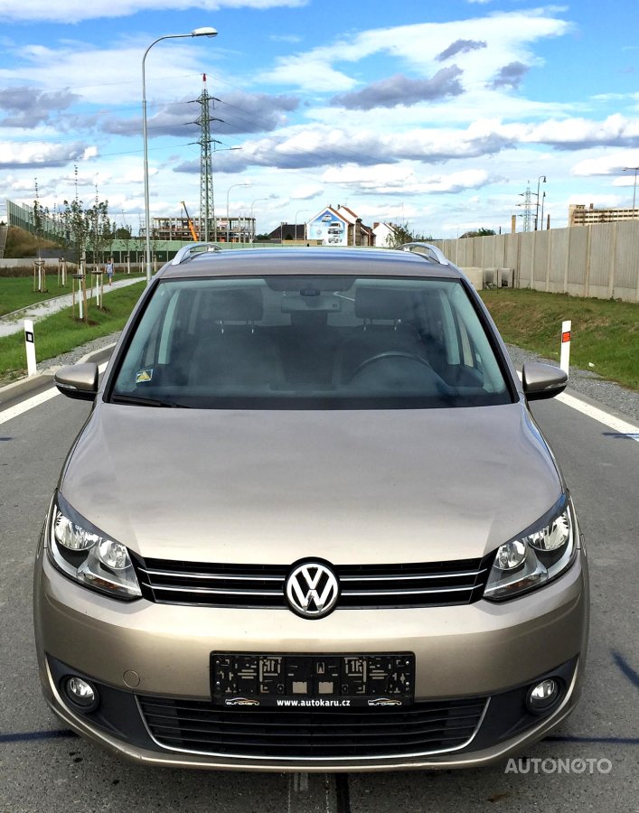 Volkswagen Touran, 2012 - pohled č. 2