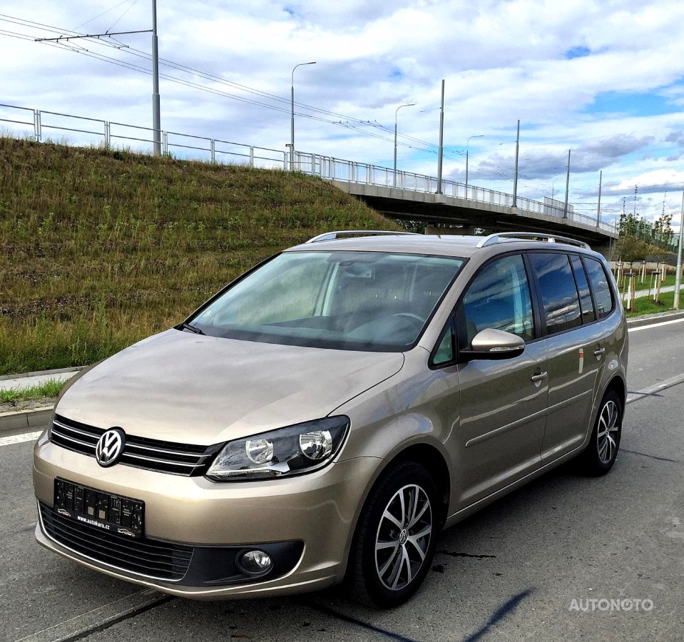 Volkswagen Touran, 2012 - pohled č. 3