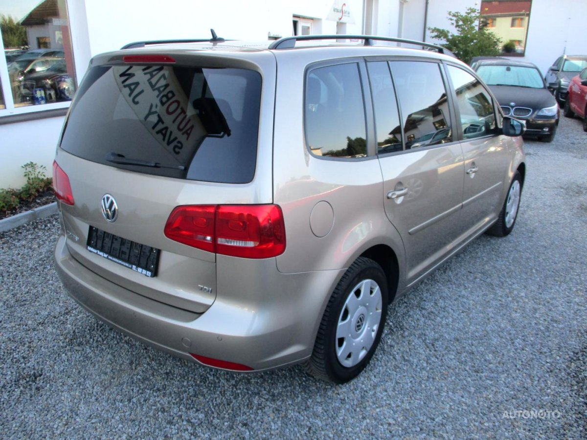 Volkswagen Touran, 2013 - pohled č. 3