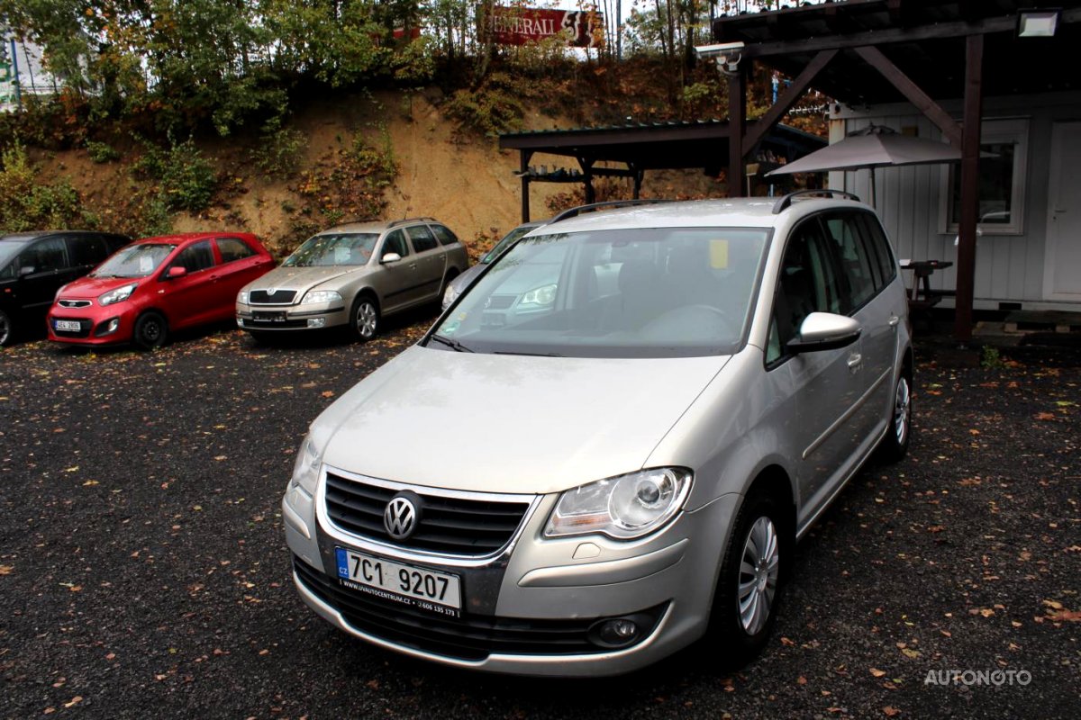 Volkswagen Touran, 2009 - celkový pohled