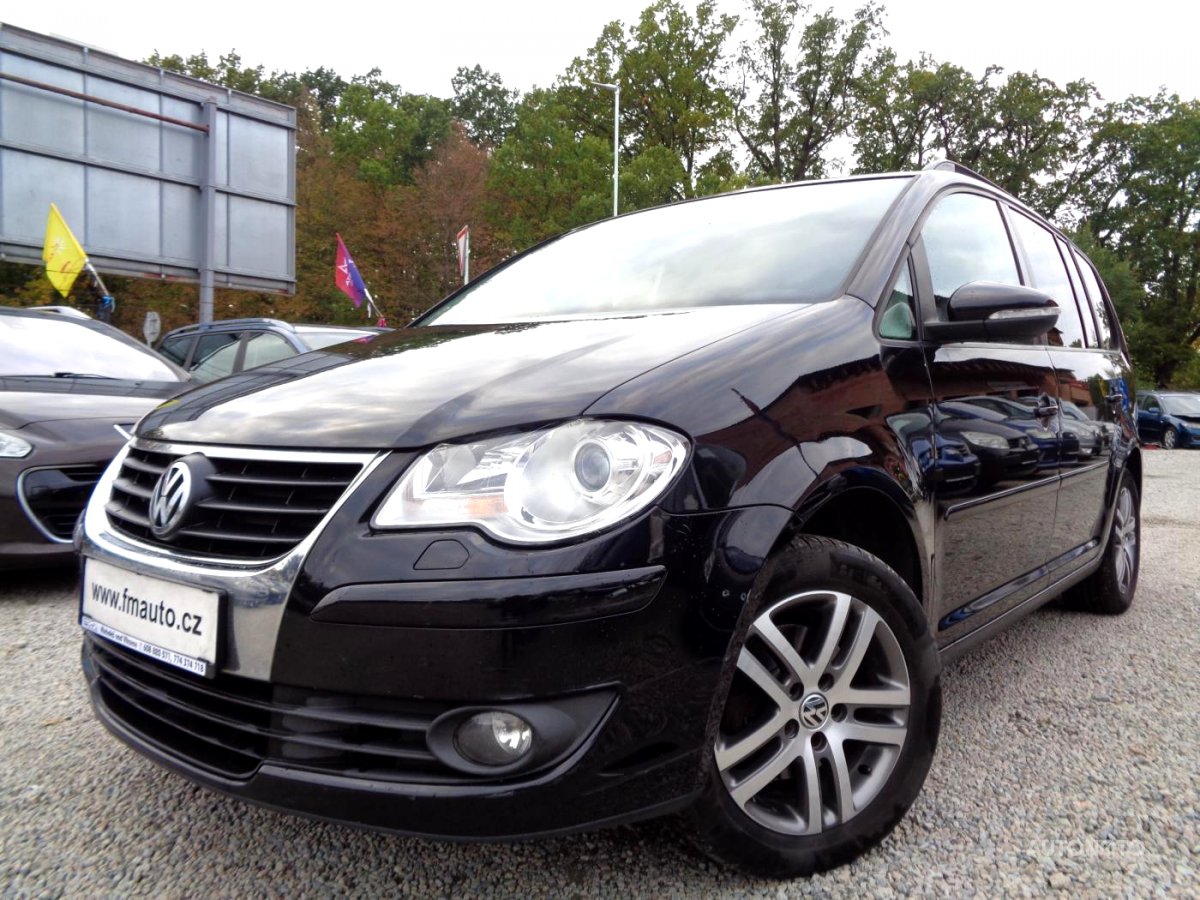 Volkswagen Touran, 2010 - celkový pohled