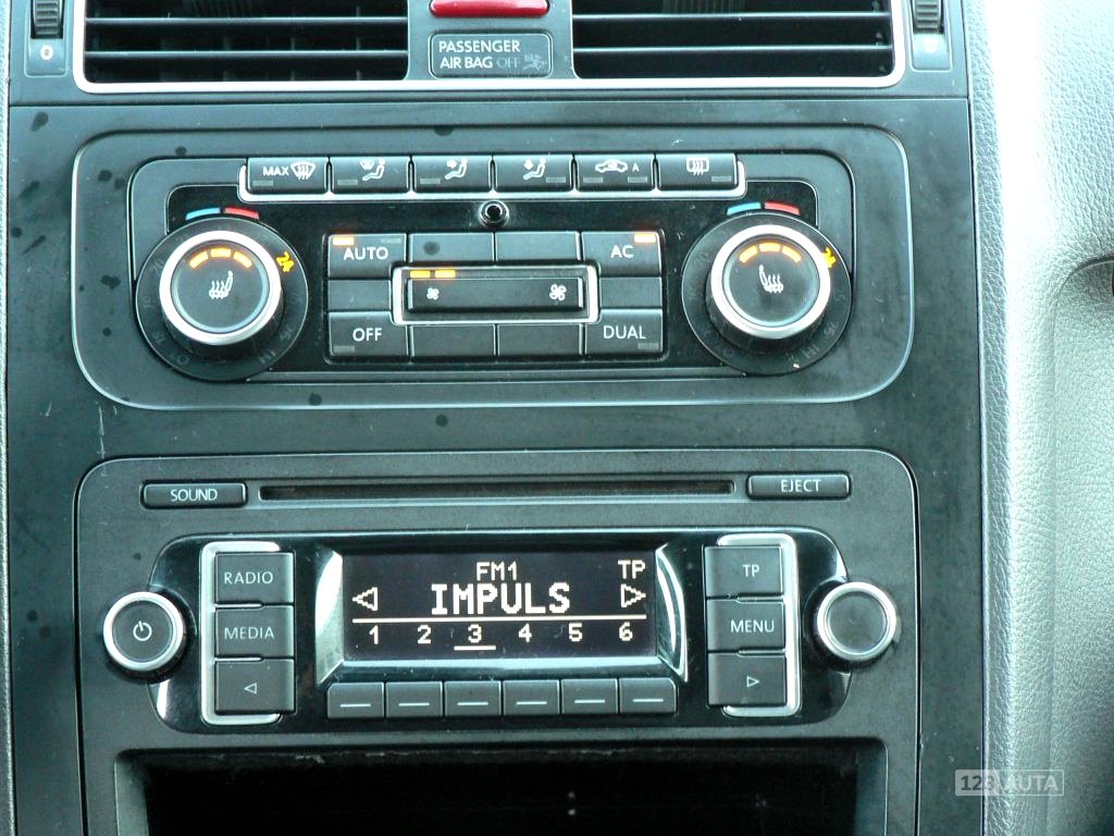 Volkswagen Touran, 2012 - pohled č. 12