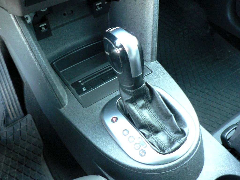 Volkswagen Touran, 2012 - pohled č. 15