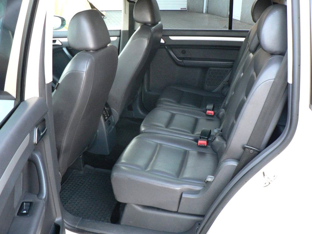 Volkswagen Touran, 2012 - pohled č. 7