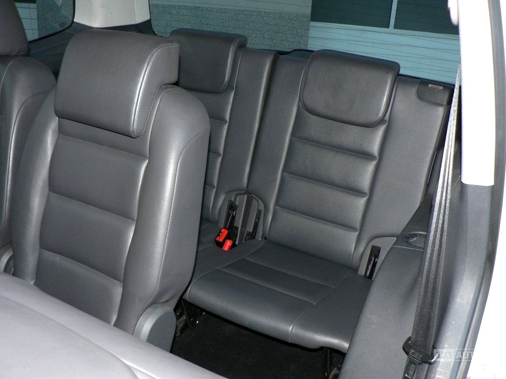 Volkswagen Touran, 2012 - pohled č. 8