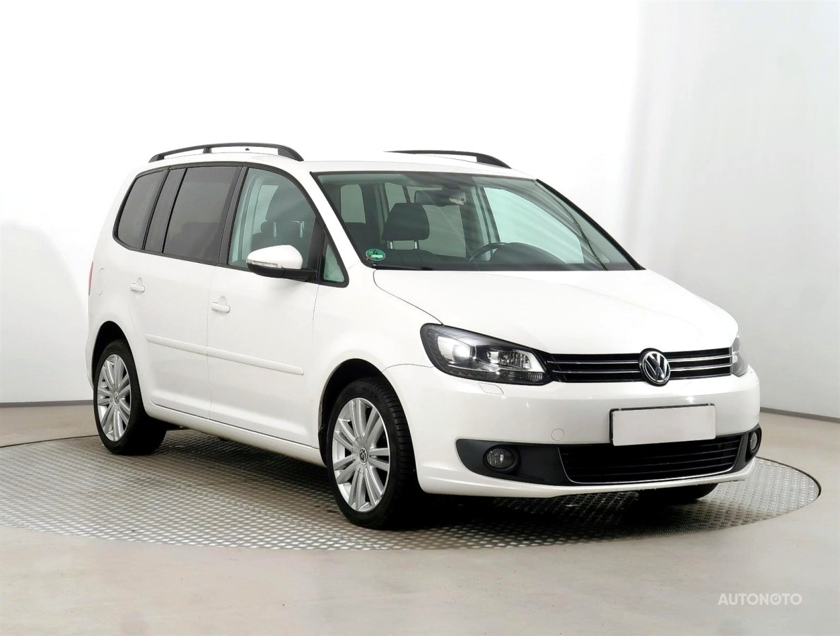 Volkswagen Touran, 2012 - celkový pohled