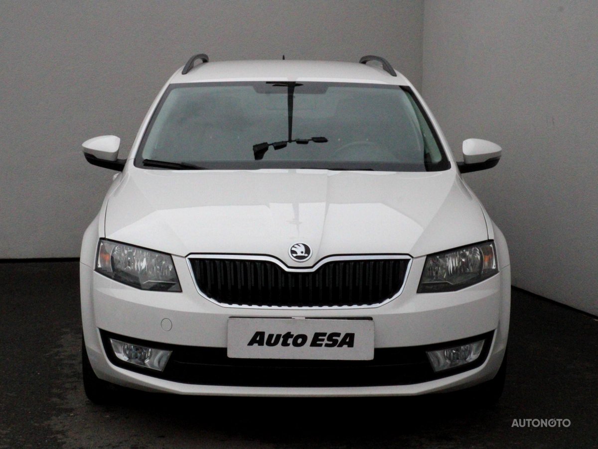 Volkswagen Touran, 2012 - pohled č. 2