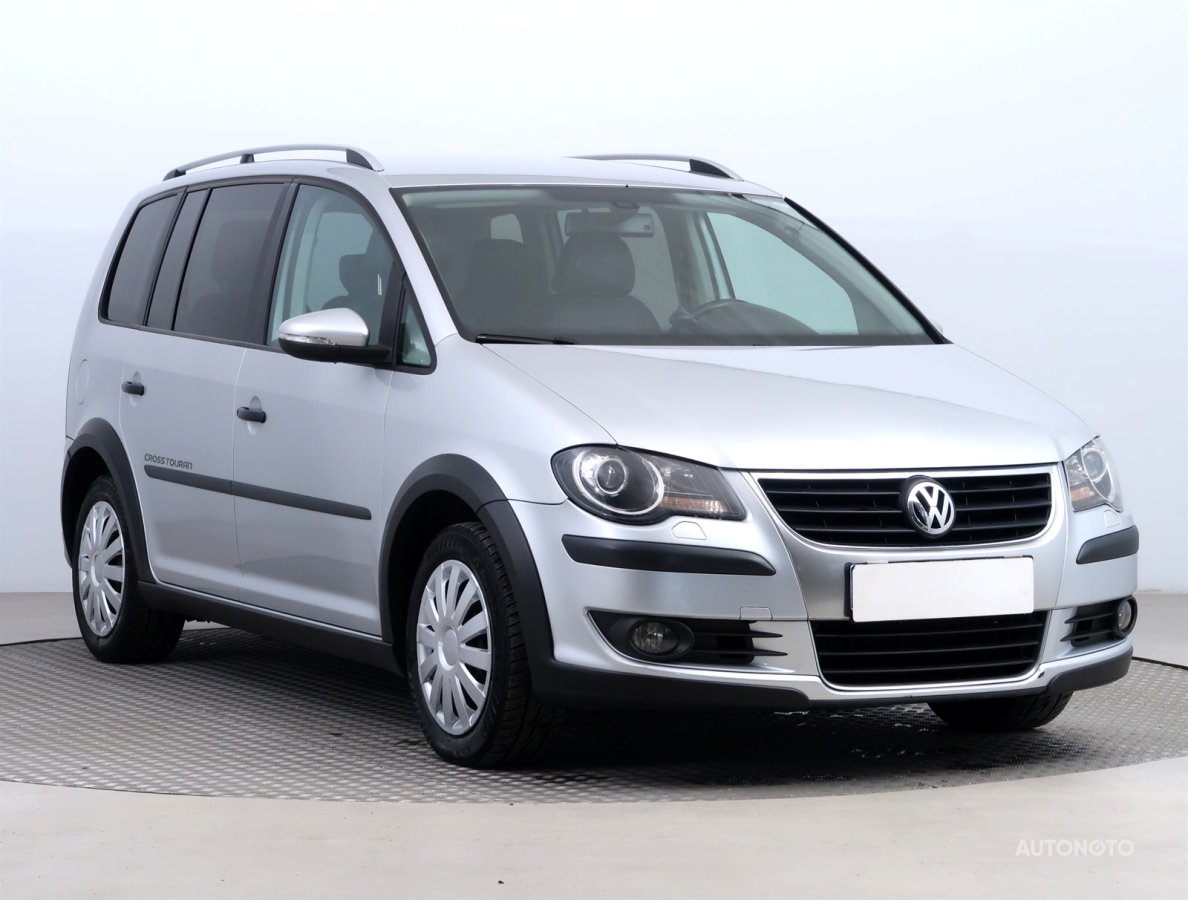 Volkswagen Touran, 2010 - celkový pohled