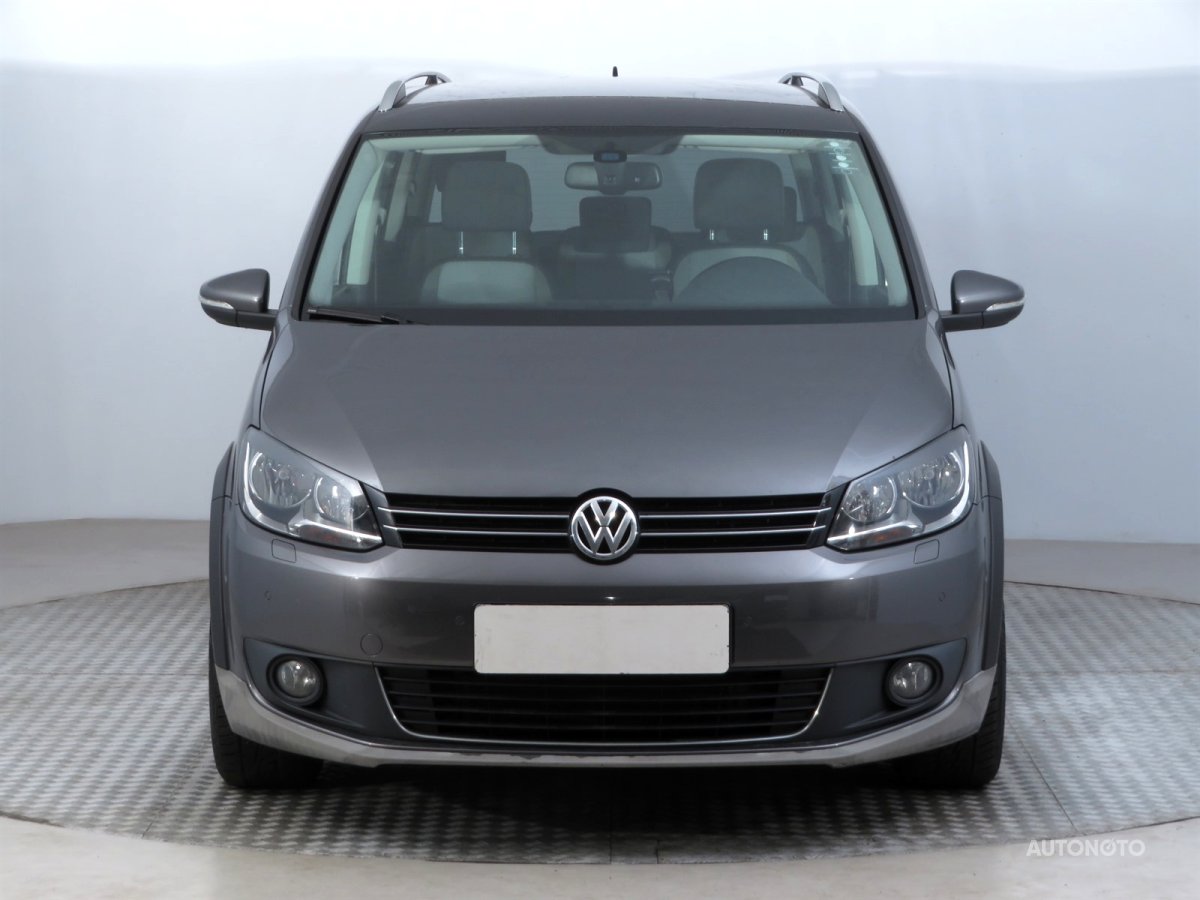 Volkswagen Touran, 2015 - pohled č. 2