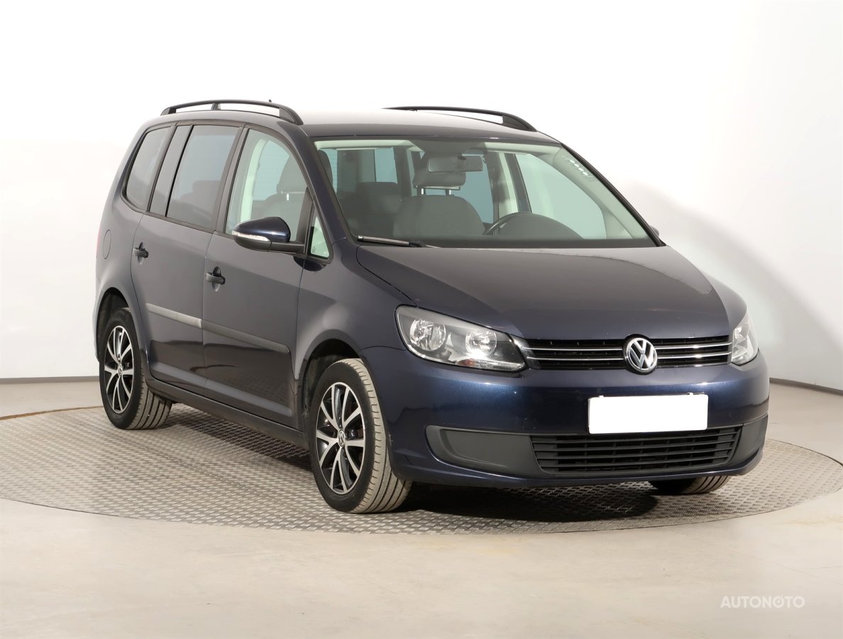 Volkswagen Touran, 2015 - celkový pohled