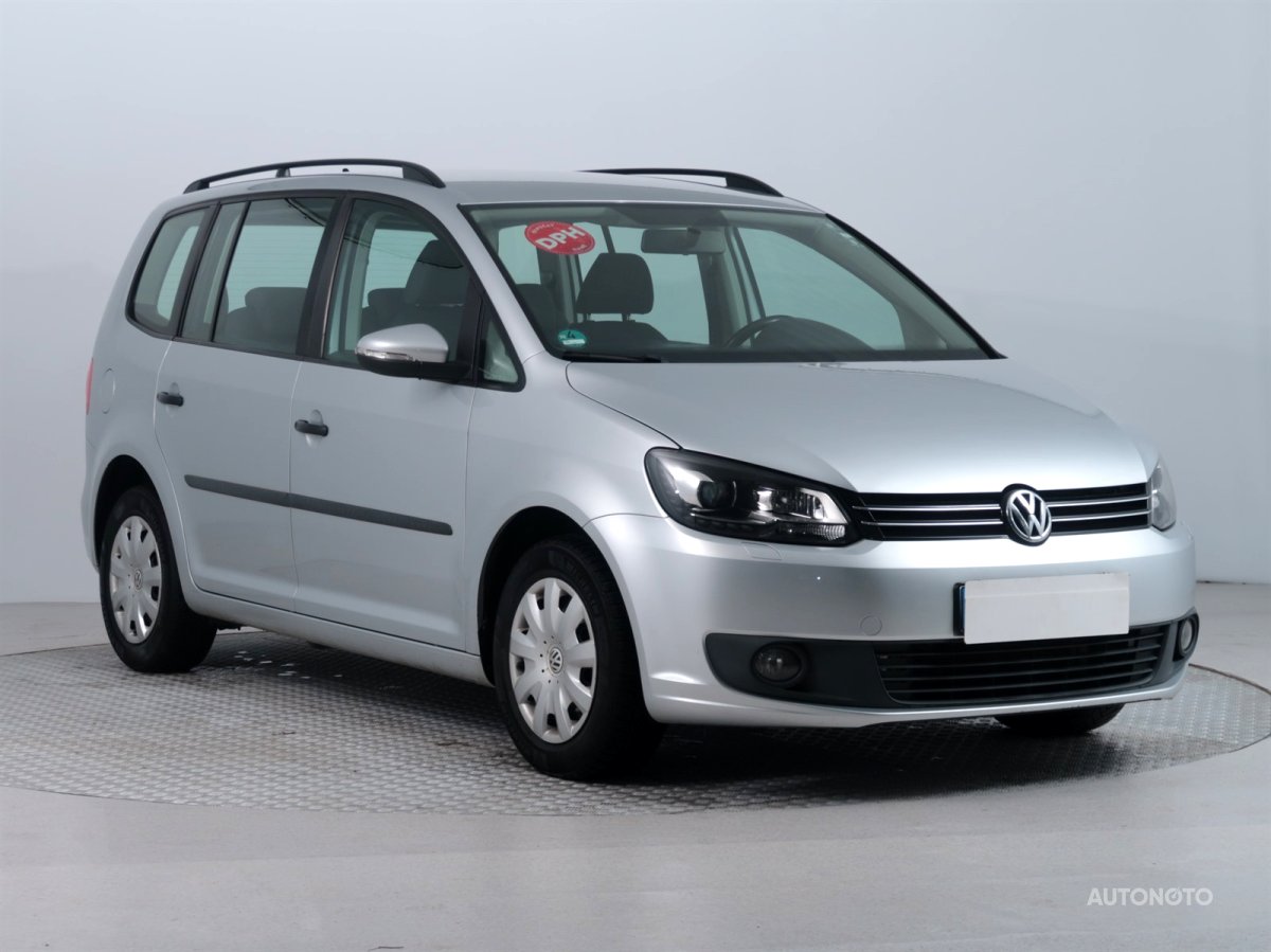 Volkswagen Touran, 2011 - celkový pohled