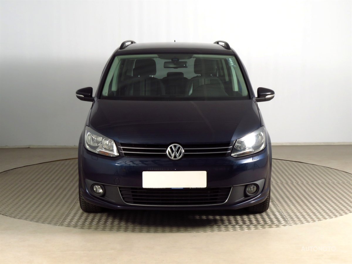 Volkswagen Touran, 2012 - pohled č. 2