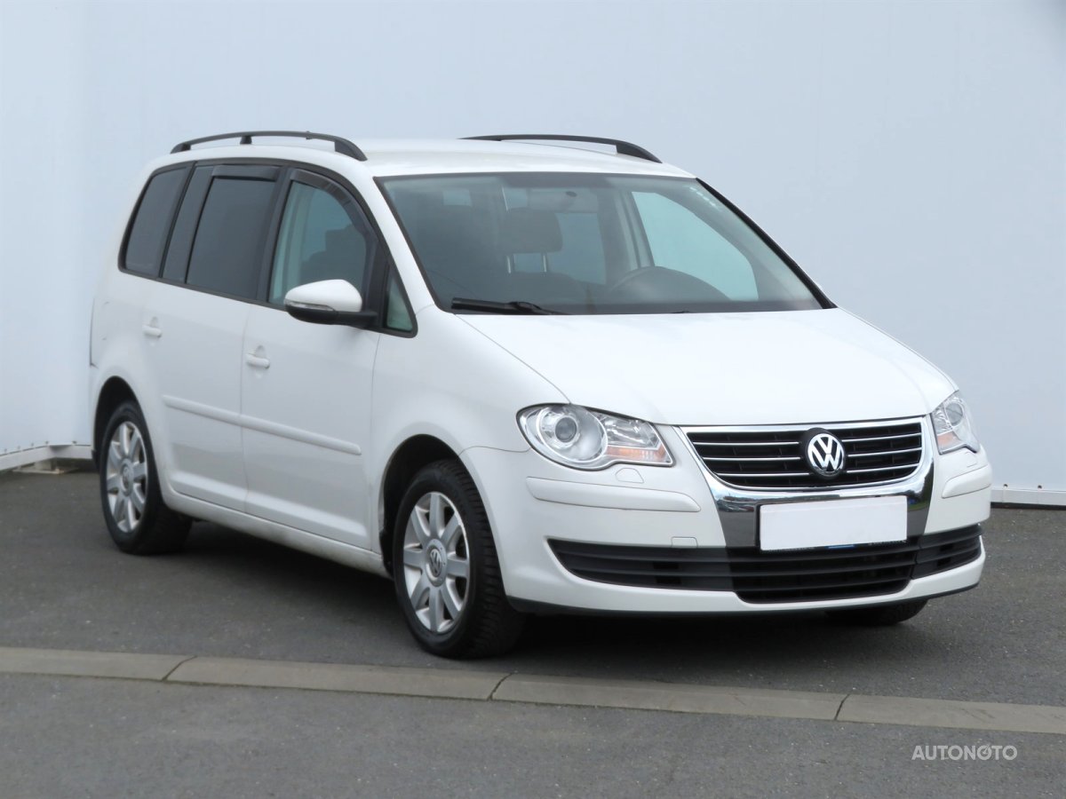 Volkswagen Touran, 2009 - celkový pohled