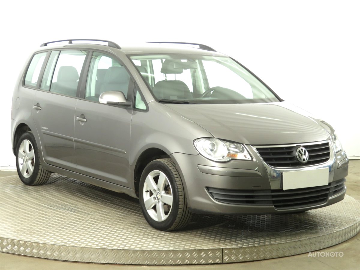 Volkswagen Touran, 2008 - celkový pohled