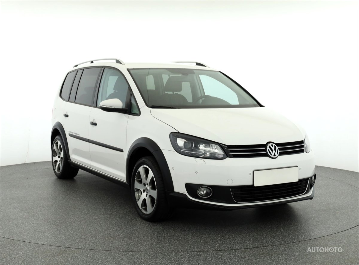 Volkswagen Touran, 2011 - celkový pohled