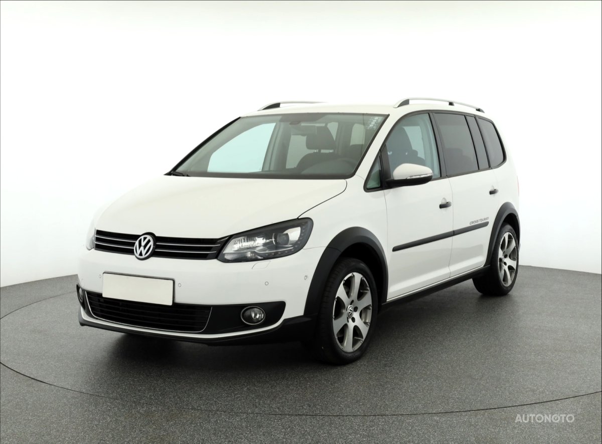 Volkswagen Touran, 2011 - pohled č. 3
