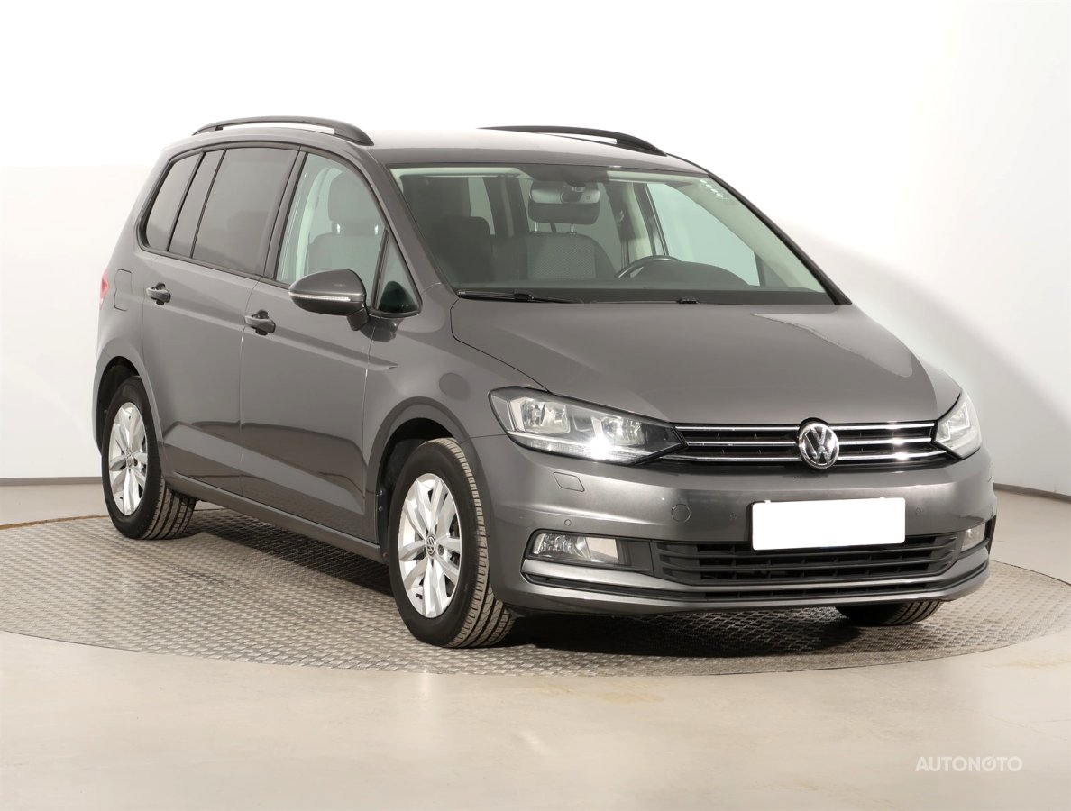 Volkswagen Touran, 2016 - celkový pohled