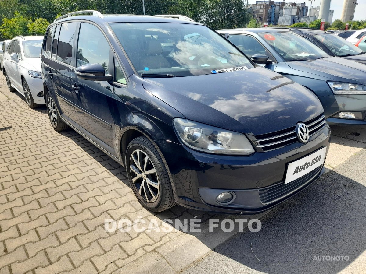 Volkswagen Touran, 2012 - celkový pohled