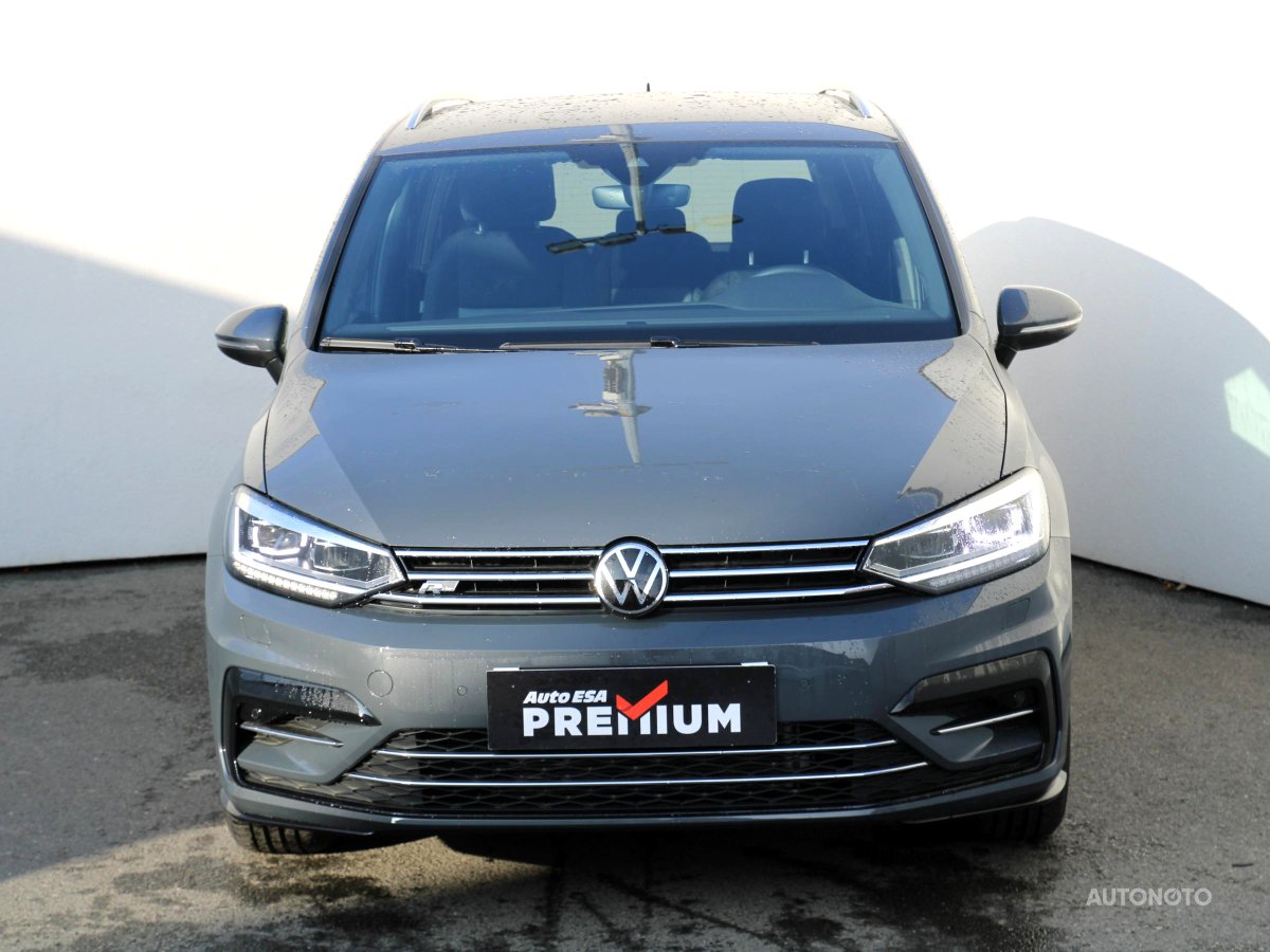 Volkswagen Touran, 2022 - pohled č. 2