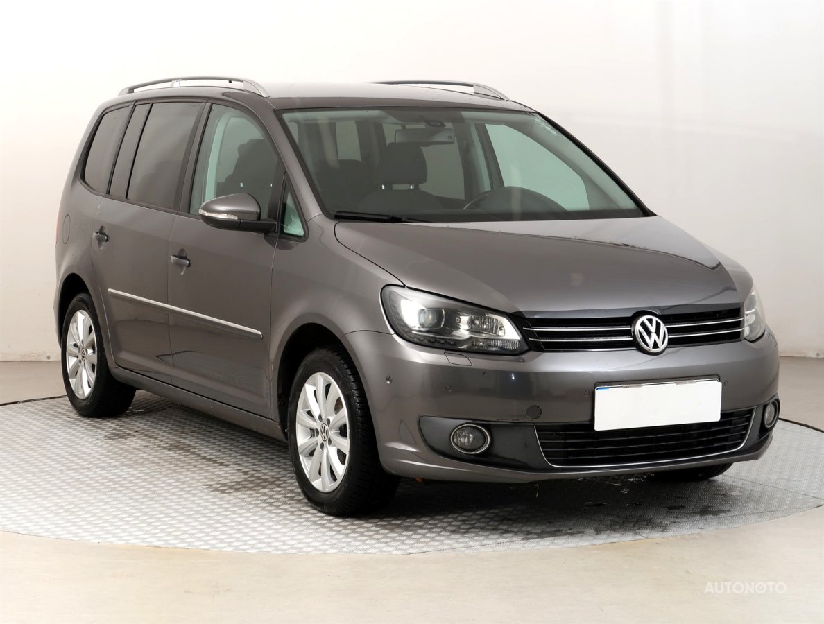 Volkswagen Touran, 2011 - celkový pohled