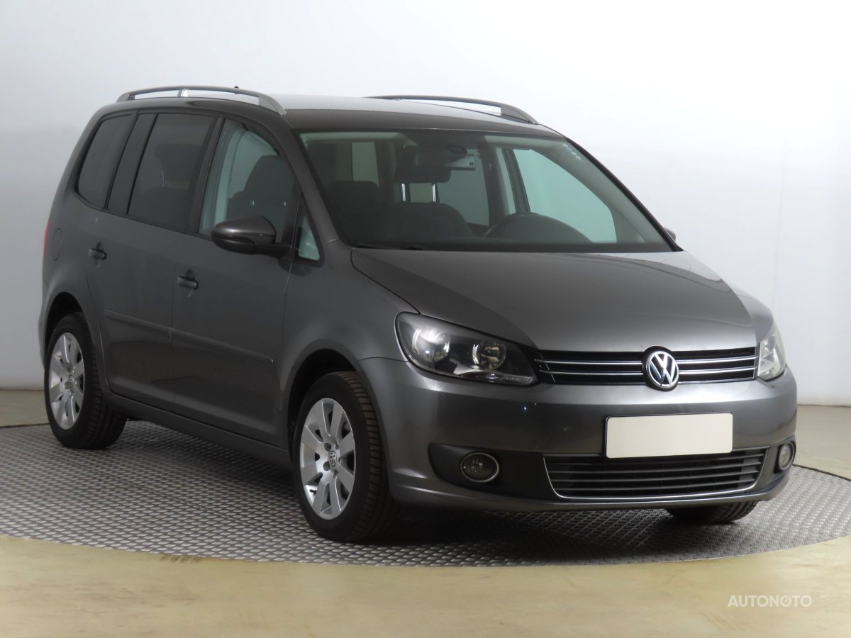 Volkswagen Touran, 2011 - celkový pohled