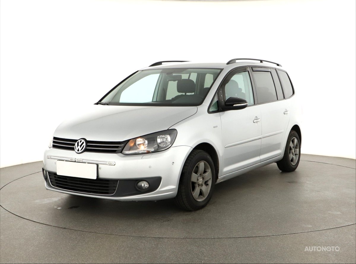 Volkswagen Touran, 2012 - pohled č. 3