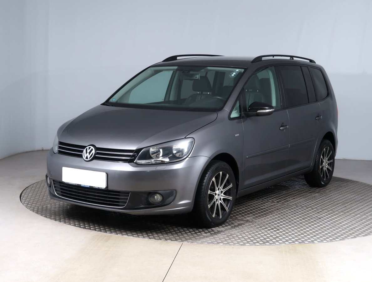 Volkswagen Touran, 2012 - pohled č. 3