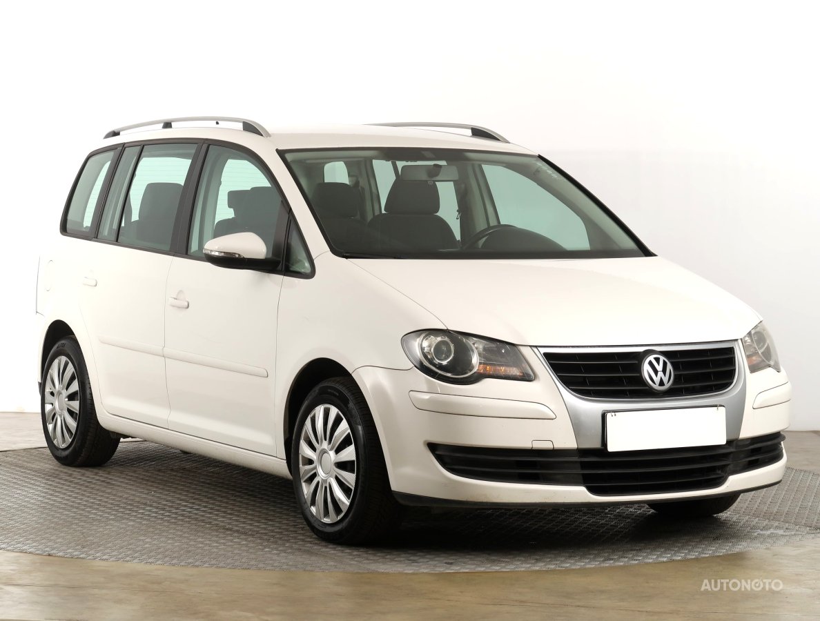 Volkswagen Touran, 2010 - celkový pohled