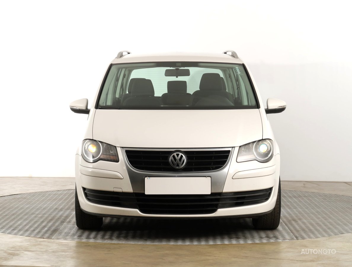 Volkswagen Touran, 2010 - pohled č. 2