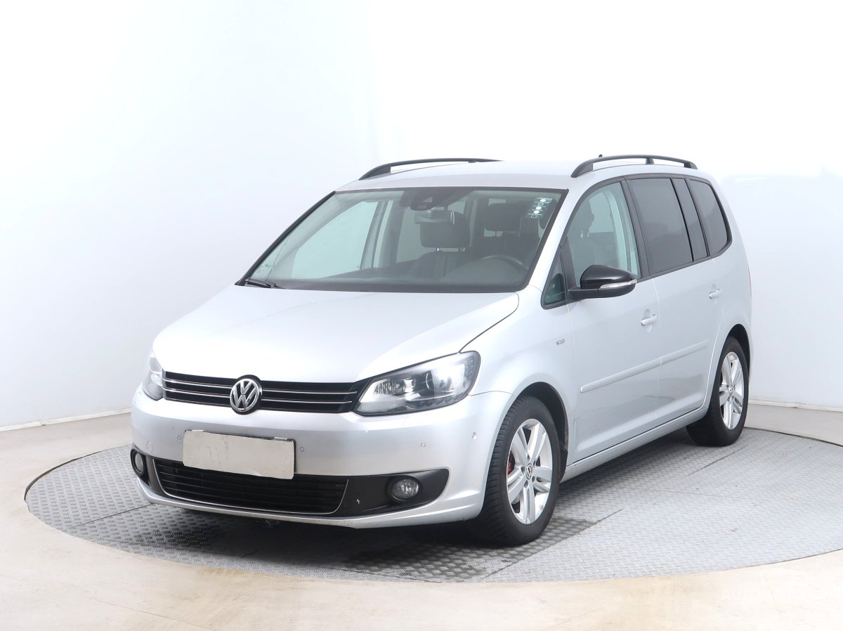 Volkswagen Touran, 2012 - pohled č. 3