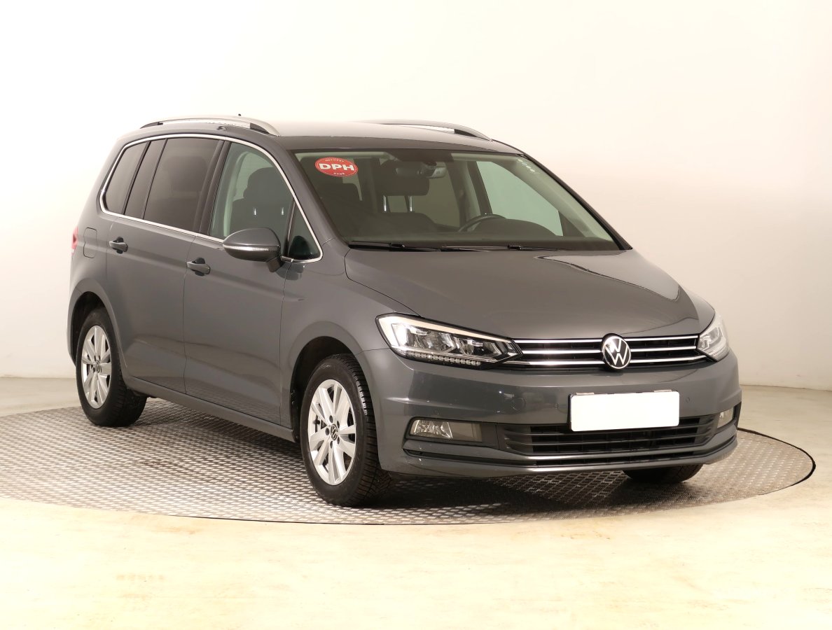 Volkswagen Touran, 2022 - pohled č. 1