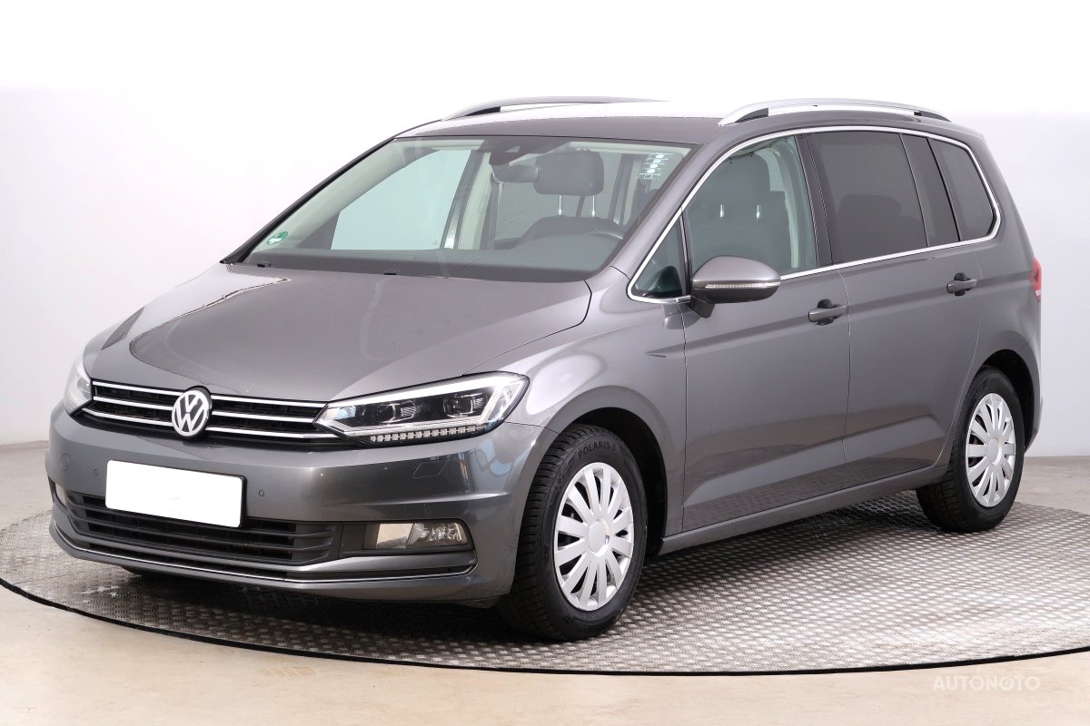 Volkswagen Touran, 2017 - pohled č. 3