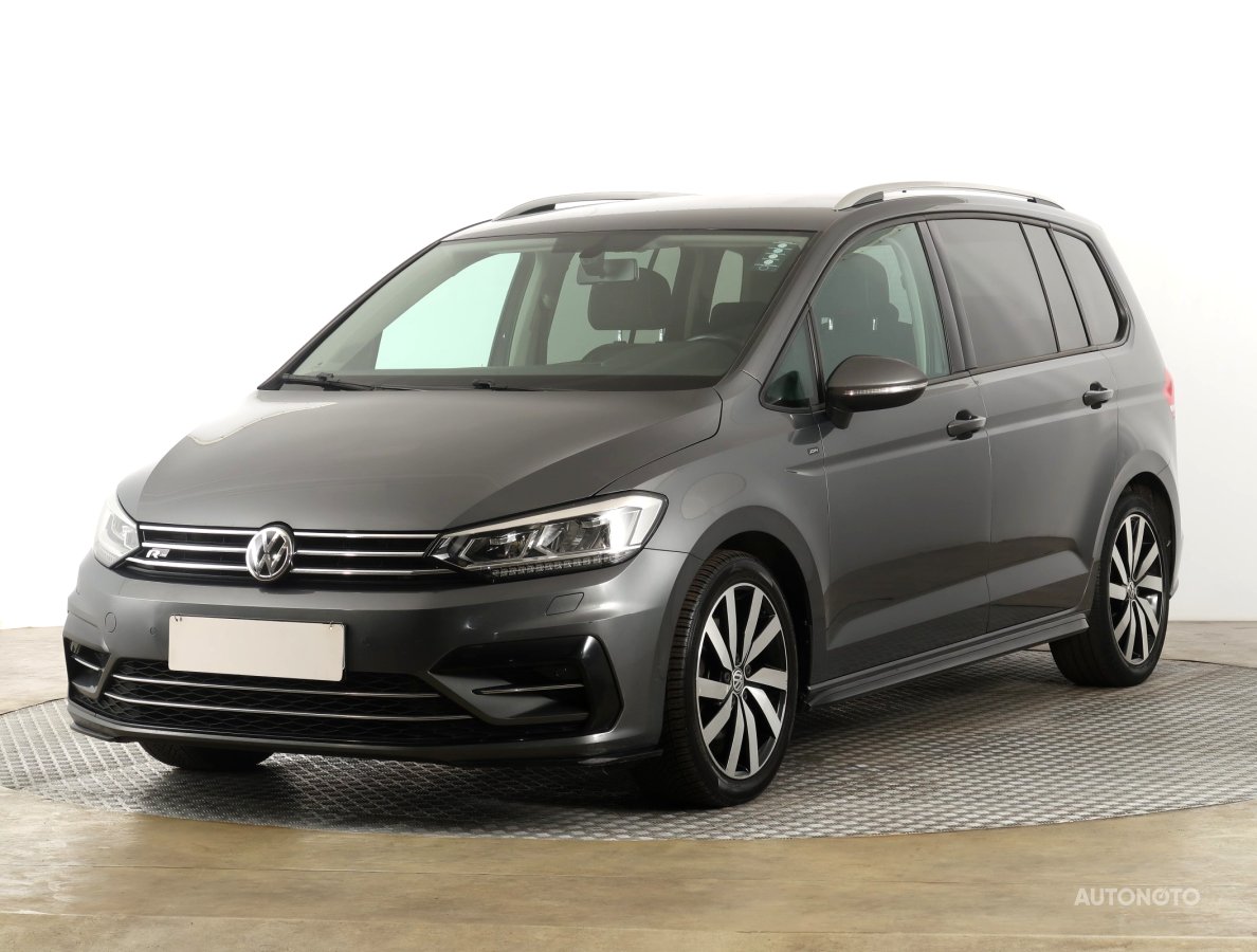 Volkswagen Touran, 2019 - pohled č. 3
