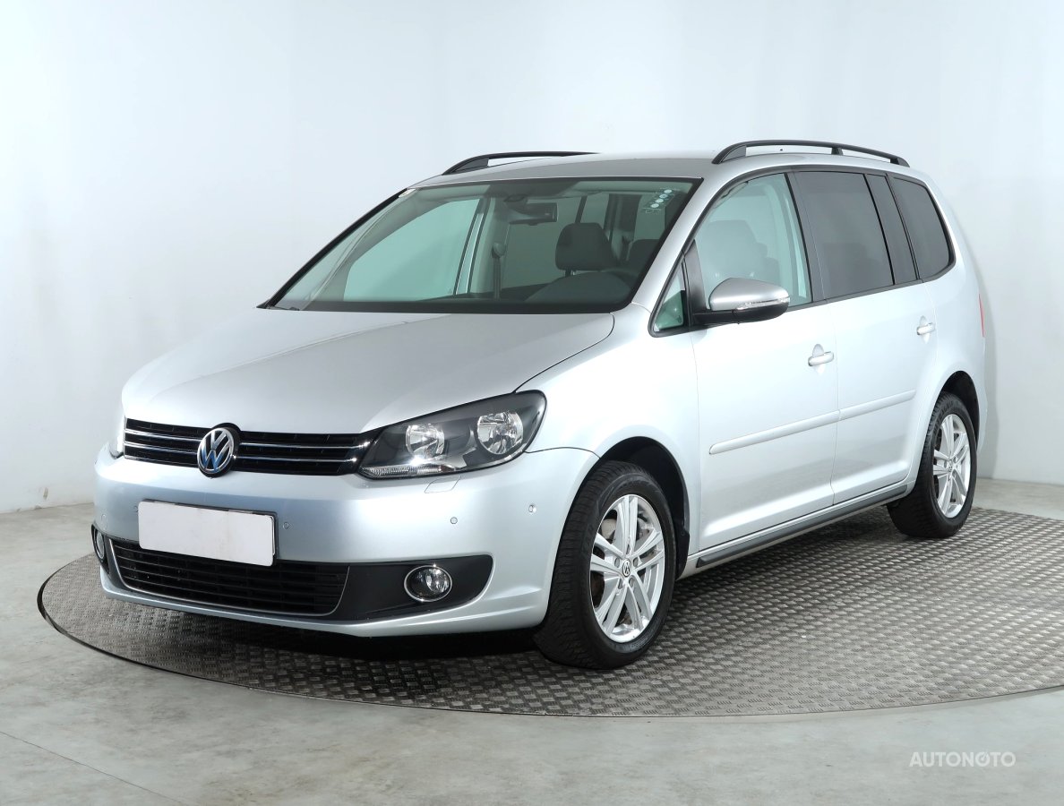 Volkswagen Touran, 2012 - pohled č. 3