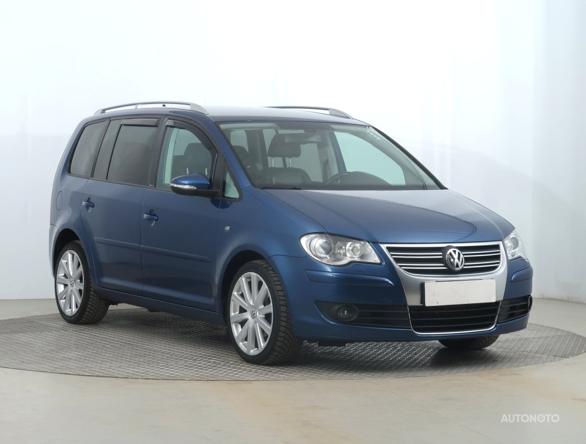 Volkswagen Touran, 2010 - celkový pohled